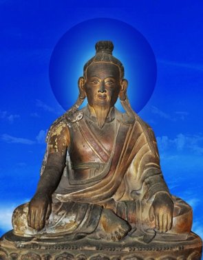 Shardza Tashi Gyaltsen statue with blue background