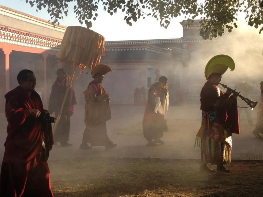HE Menri Lopon Rinpoche returns to Menri 2