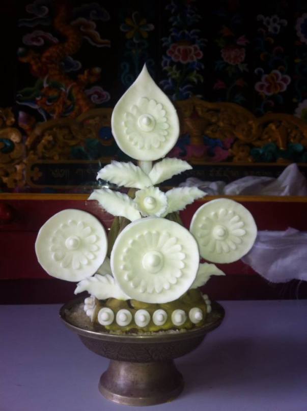torma with butter ornaments